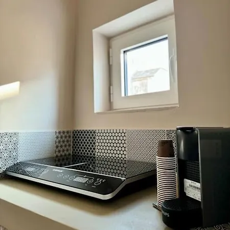 Domus Alba 6 * أوستوني