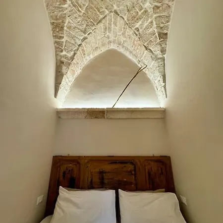 Domus Alba 6 *